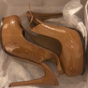 Steve Madden chunky front heel.